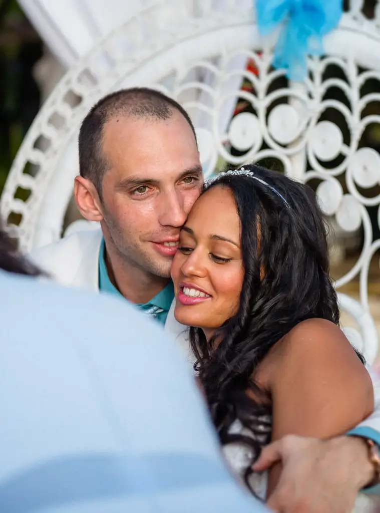 couple on la digue seychelles at the ceremony
